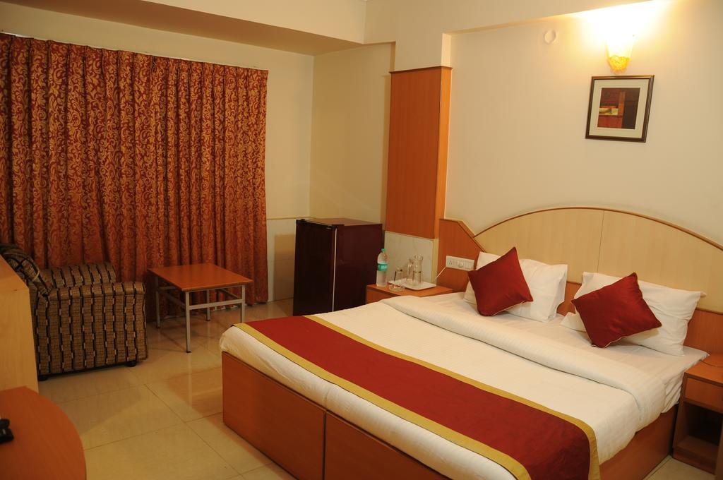 Oyo 9633 Hotel Srinidhi Residency Bengalúr Exteriér fotografie