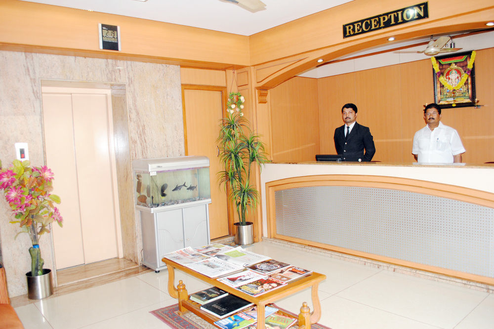 Oyo 9633 Hotel Srinidhi Residency Bengalúr Exteriér fotografie