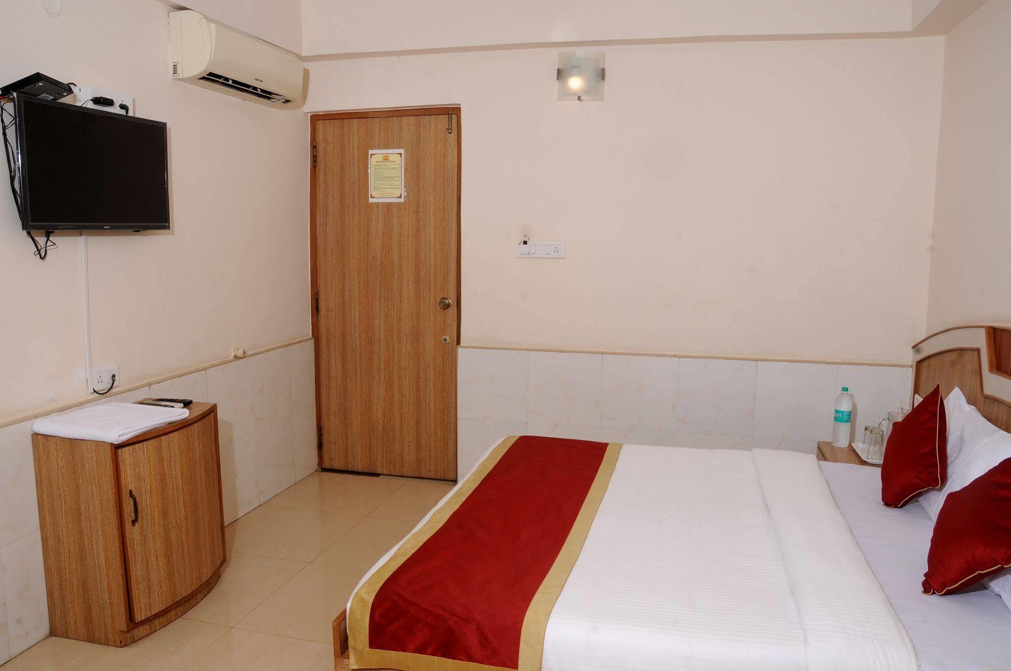 Oyo 9633 Hotel Srinidhi Residency Bengalúr Exteriér fotografie